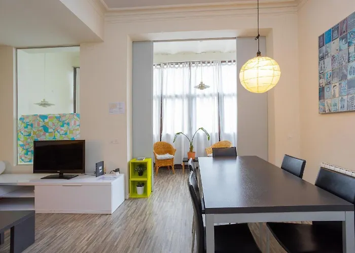 Ferienwohnung Fuer 9 Personen Ca 120 Qm In Barcelona-Eixample, Costa Brava Costa Del Maresme