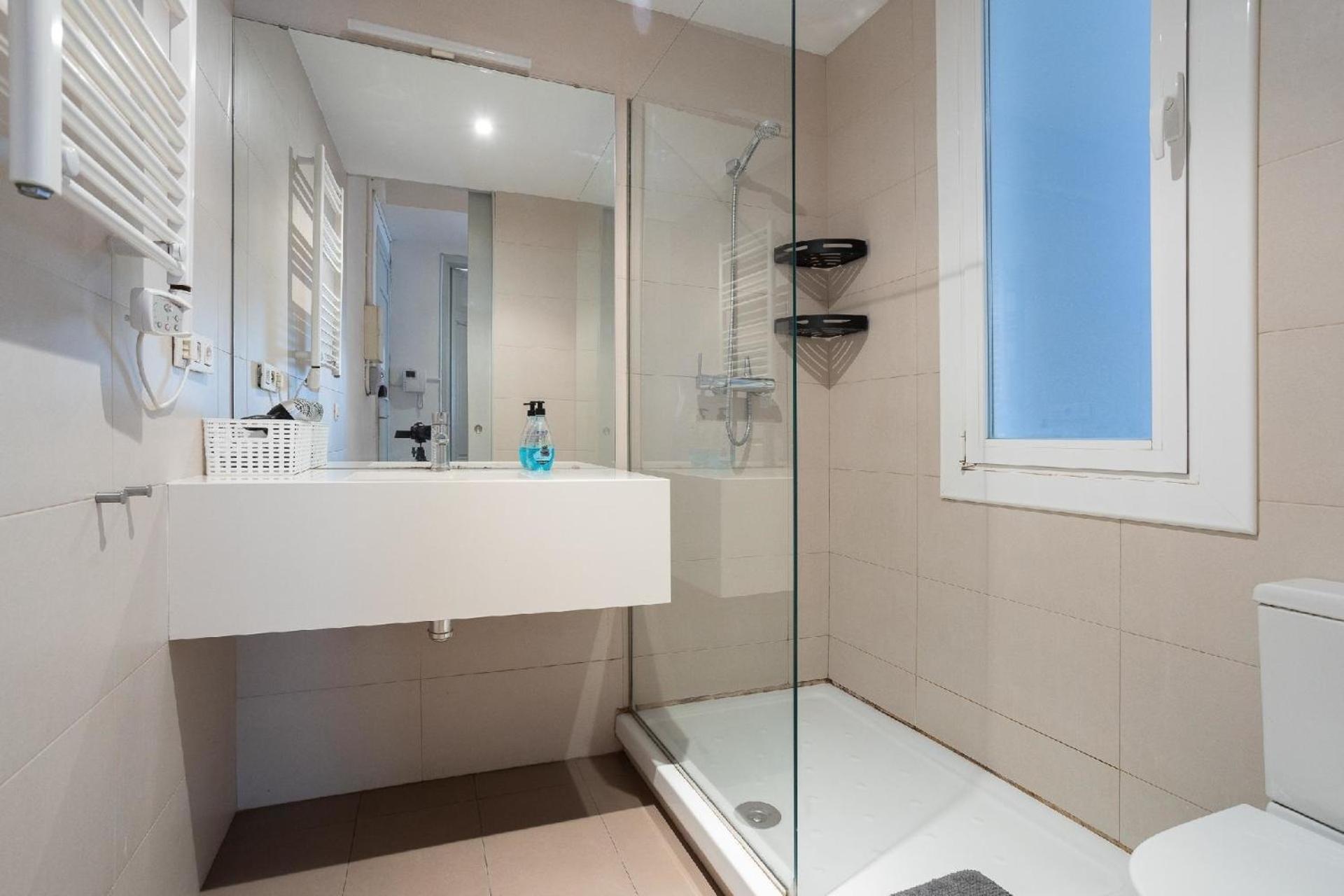 Apartment Fuer 9 Personen Ca 120 Qm In Barcelona-eixample, Costa Brava Costa Del Maresme *