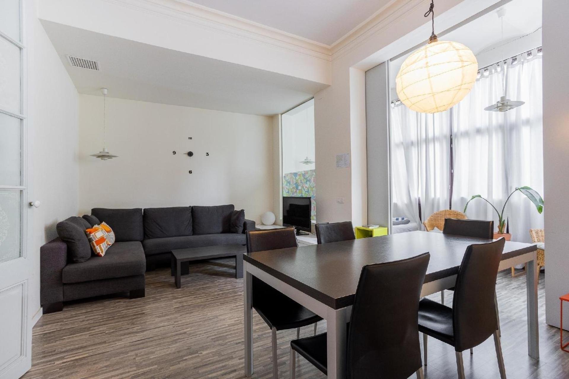 Apartment Fuer 9 Personen Ca 120 Qm In Barcelona-eixample, Costa Brava Costa Del Maresme