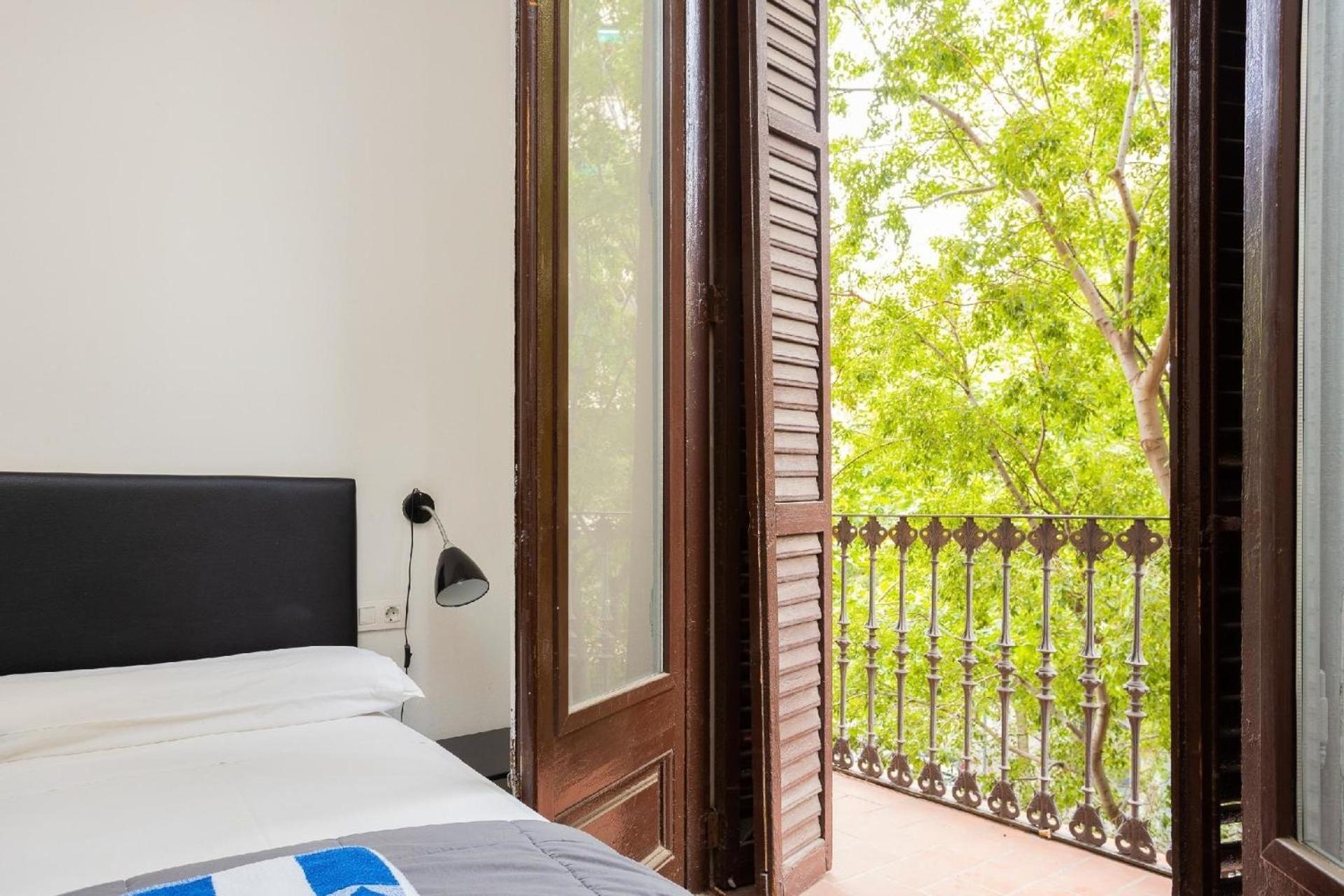 Apartment Fuer 9 Personen Ca 120 Qm In Barcelona-eixample, Costa Brava Costa Del Maresme *