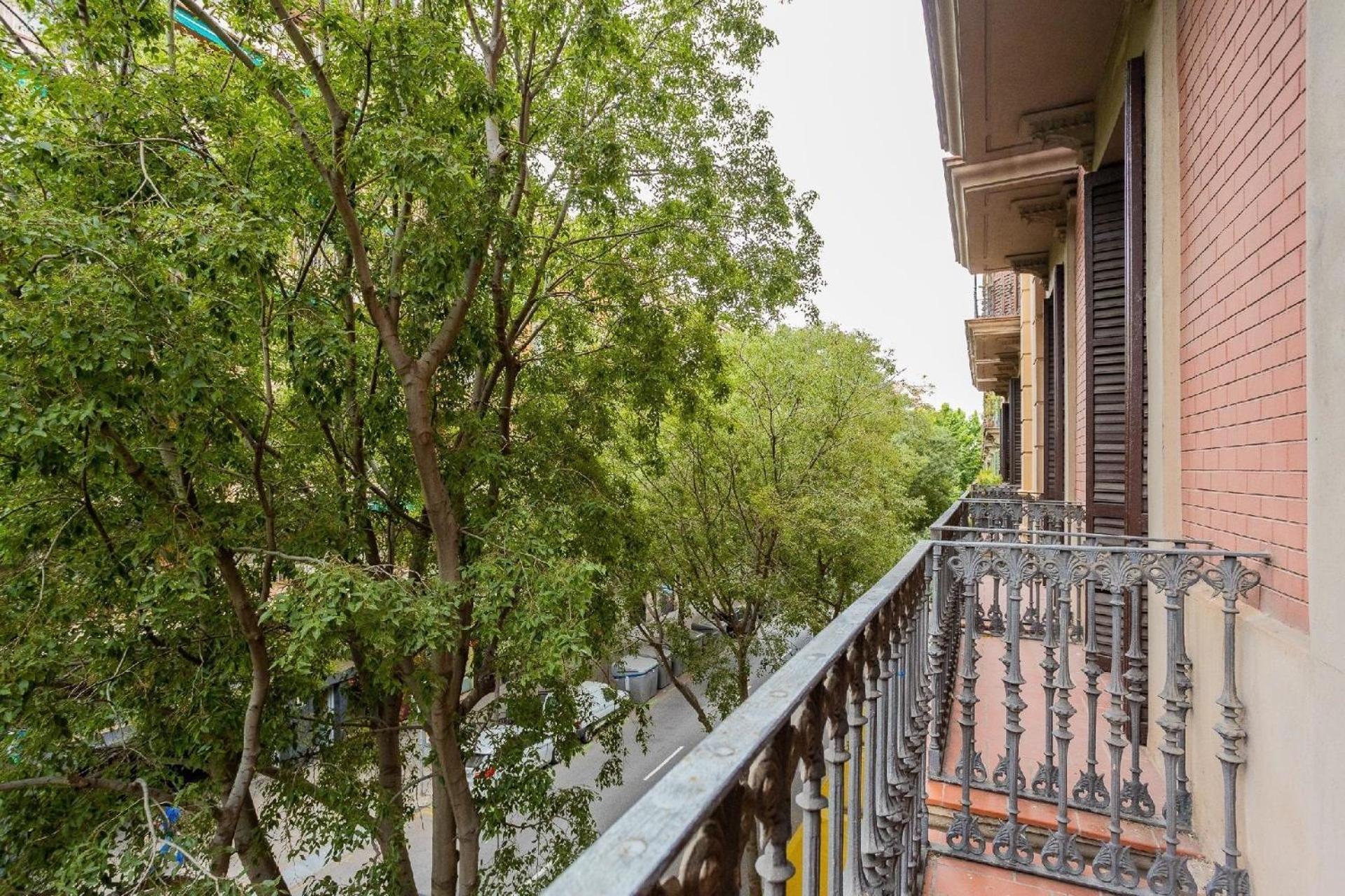 Apartment Fuer 9 Personen Ca 120 Qm In Barcelona-eixample, Costa Brava Costa Del Maresme *
